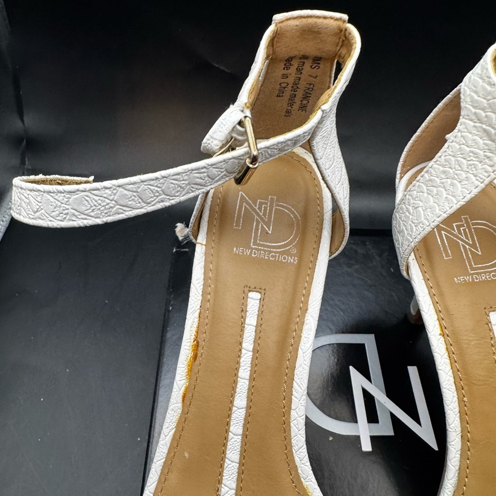 New Direction “Francine” White Open Toe Sling Back Heels Women’s Size 7  3” Heel - Picture 8 of 13